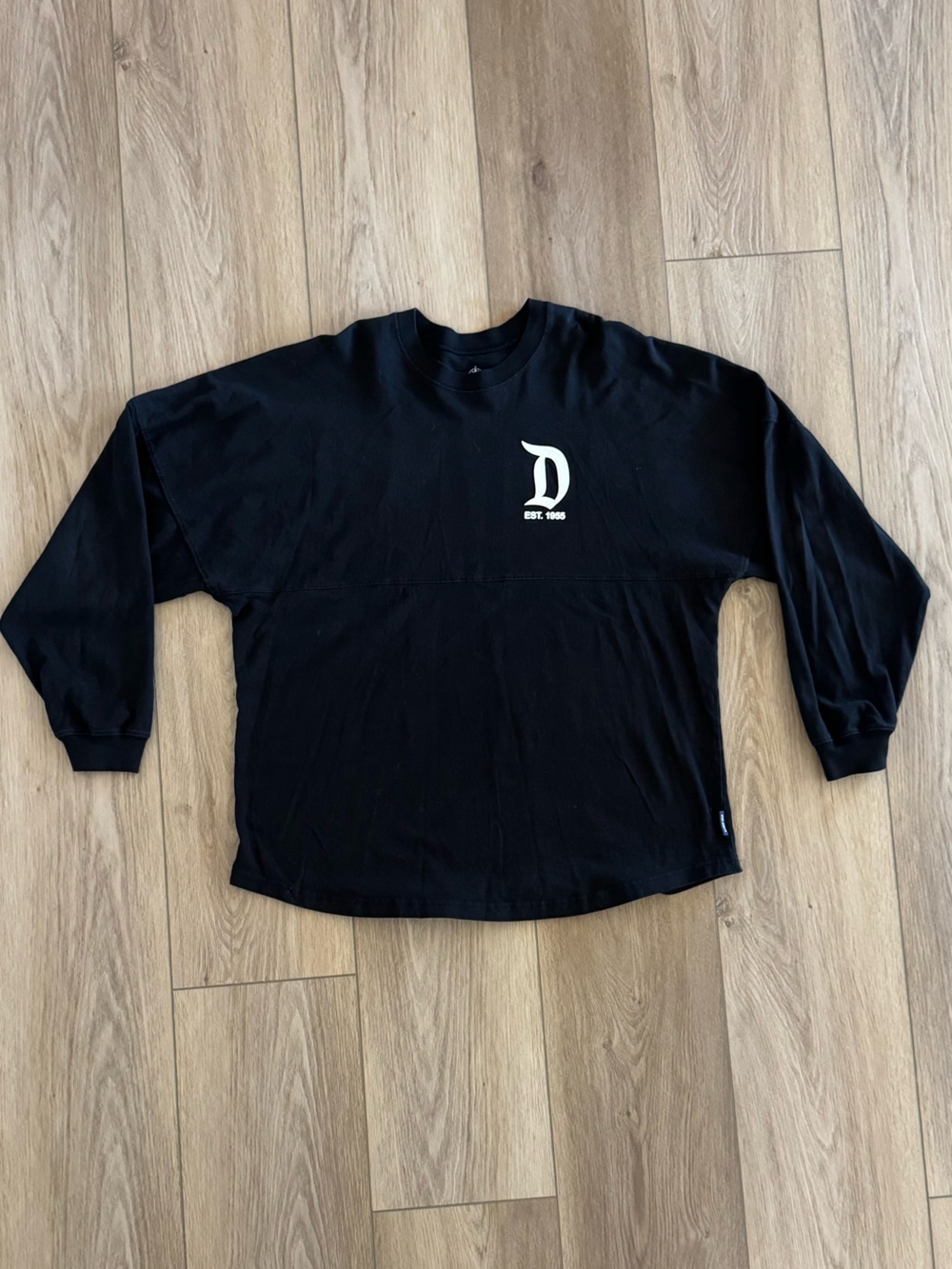 Disneyland Resort Black Long Sleeve Crew Large